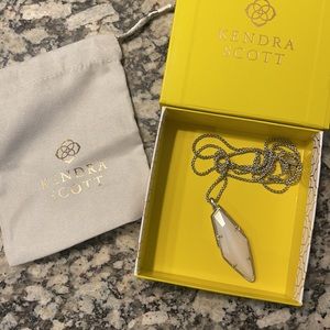 Kendra Scott Lilith pendant necklace